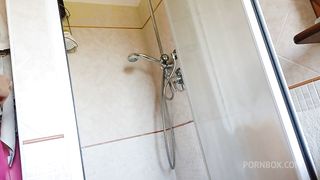 mm wanna enjoy a hot shower with me?