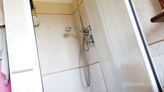 mm wanna enjoy a hot shower with me?