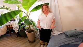 STEPMOM USES HER BUTTHOLE TO TEACH SEX