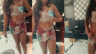 ANNIE NINFETA MOSTRANDO TREINO EM DIA.