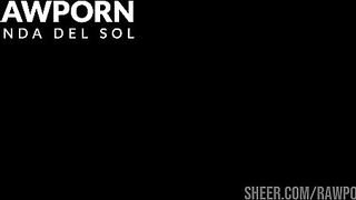 Linda del Sol as La Lechera