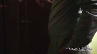 Ho scopato questa tettona quando era sola a casa - Asia Divine