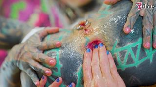 CRAZY ANAL LOVING LESBIANS EXTREME GAPES AND FISTING SESSION!