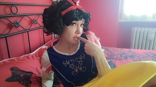 burpin brunette princess Snowhite (with Chantal Channel)