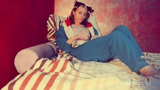 ASMR: Otaku girl masturbates her pussy