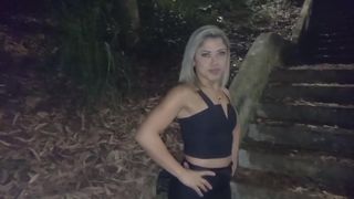 Flagra de sexo na praca