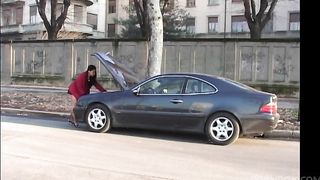 fuck! The car is broken. But a guy helps the trans, and take her at his home, SEX PARTY.