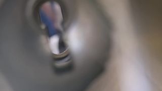 ADORA FARSI GUARDARE - SBORRATA CON UN CAZZO ENORME - RAGAZZO SEXY ITALIANO SI SEGA E GEME IN CAMICIA