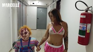 ACHEI O CHUCK NO BLOQUINHO DE CARNAVAL E FOMOS TERMINAR A FOLIA EM CASA! COM ANAO PITOCO.