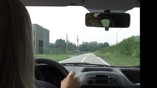 Auto stop is a good think if you go in the car with stunning blonde angel trans