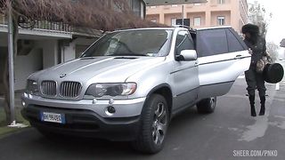 Sabrina and Isabelice so excited for the meeting with a black guy