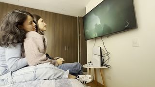 ME ENCANTA QUE MI VECINA ME META LA LENGUA MIENTRAS JUGAMOS VIDEOJUEGOS