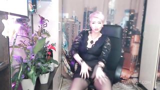 Hard fucking with a lustful mature bitch in private chats!