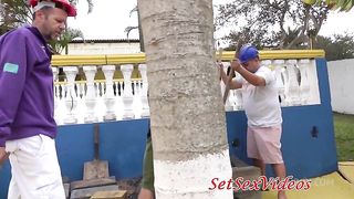 Dai da Praia estava dando para os pedreiros da obra, depois entraram Nicole Brazil e o marido Dnox Brazil, e virou gangbang