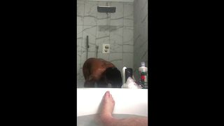 HOMEMADE AMATEUR SHOWER TIME