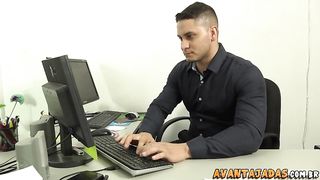 Advogado passivo dando pra cliente travesti