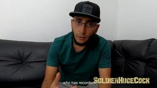 In a small but entertaining chat with the MILF Roxana Caputo, I end up penetrating her delicious ass