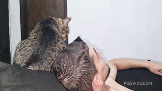 A GOSTOSA DA VIZINHA GOSTA DE ME MOSTRAR A BUCETA