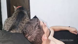 A GOSTOSA DA VIZINHA GOSTA DE ME MOSTRAR A BUCETA