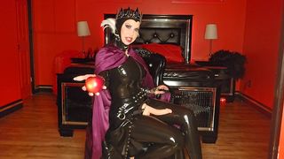 MIRROR MIRROR ON THE WALL, WHO S THE KINKIEST OF THEM ALL