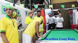 Cabare da copa com varias mulheres e muito anal