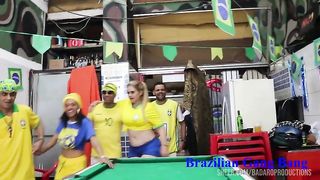 Cabare da copa com varias mulheres e muito anal