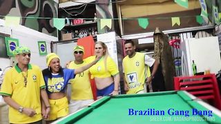 Cabare da copa com varias mulheres e muito anal