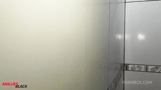 Paguei e gozei dentro da putinha sem camisinha