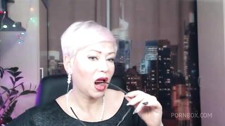 Alien mommy with blue hair performs sacred dance of her wet cunt...