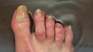 ALL NATURAL LONG TOE NAIL FETISH VIDEO CLOSEUP TOES FOOT FEET