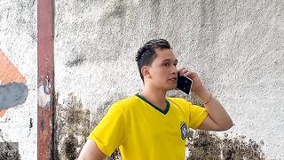 Hoje a noite eu finalmente vou foder uma travesti vagabunda que parece uma India ninfeta