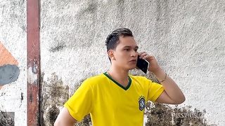 Hoje a noite eu finalmente vou foder uma travesti vagabunda que parece uma India ninfeta