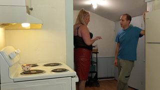 GUY DECIDES TO DRESS IN DRAG FOR THE FIRST TIME