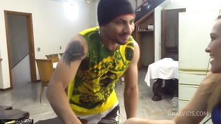 Anal na loirinha novinha