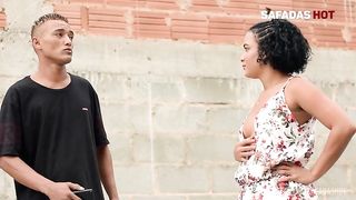Novinha gostosa dando pro pedreiro