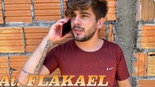 EITA QUE LOIRO SAFADINHO ESSE FLAKAEL !!!