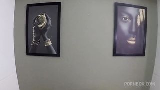 O dorminhoco do amigo do meu marido comeu minha bunda