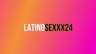 FLAQUITA MUY ARRECHA LE GUSTA COGER DURO