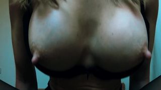 GRAN BOTIN MI HERMANASTRA SEDUCE MI CHIMBA CON CIRCULITOS EN MI PENE