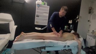LADY COME FOR MASSAGE. MASSEUR MAKE HER MASSAGE, AND FUCK FACE AND PUSSY