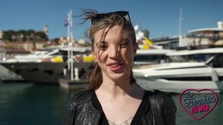 INITIATION HARD AU GODE-CEINTURE POUR MARTINA !