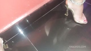 Meu marido descobriu que eu estava traindo e quis me comer tambem