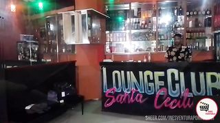 entrou no puteiro comeu a loira na sinuca