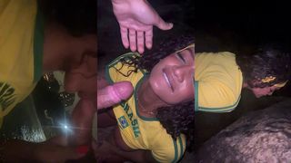 COMENDO A FAMOSINHA DA INTERNET NA PRAIA DE IPANEMA