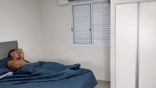 FUI PRA CASA DO MEU PR-M0, O PUTO ME ACORDOU QUERENDO FUDER.