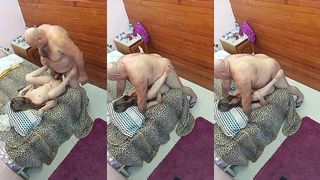 ESSA NOVINHA GOSTA DE COROA BOM DE CAMA