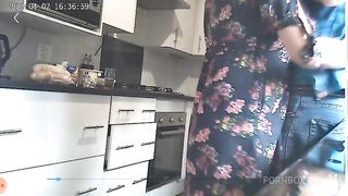 Spycam :Caught my wife fucking the delivery guy
