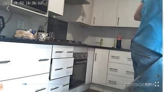 Spycam :Caught my wife fucking the delivery guy