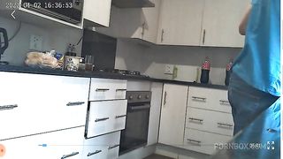 Spycam :Caught my wife fucking the delivery guy