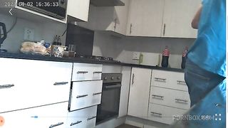 Spycam :Caught my wife fucking the delivery guy
